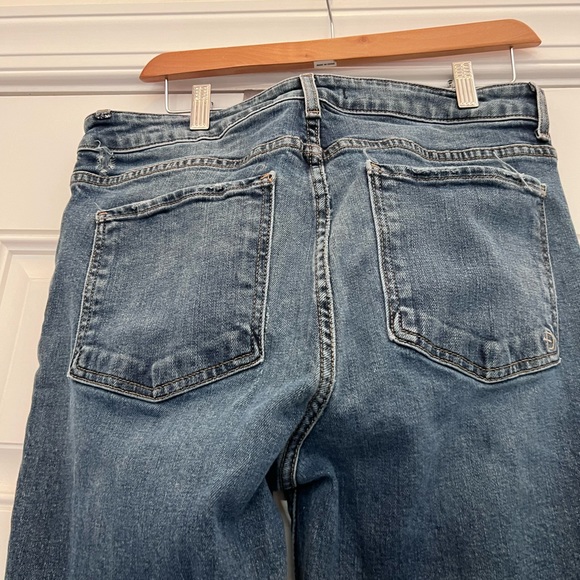 Fidelity button fly jeans. Show signs of wear/distressing as shown in pics. - Picture 11 of 16